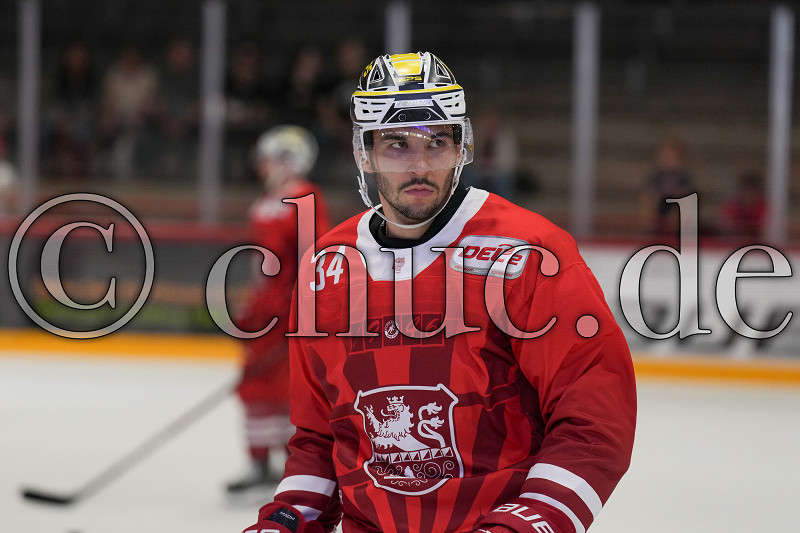 -34- Kevin Handschuh (EC Bad Nauheim), Vorbereitungsspiel - EC Bad Nauheim gegen Bietigheim Steelers, Bad Nauheim, Colonel-Knight-Stadion, 31.08.25