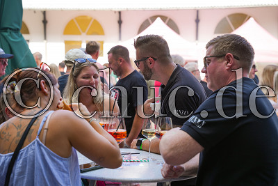 Marc Vorderbrüggen und Peter Russel im Gespräch, Saisoneröffnung EC Bad Nauheim 2025/26 - DEL 2, Bad Nauheim, Burgplatz - Willy's Pub, 09.08.25