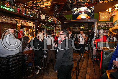 Christian Berger eröffnet, Fantalk EC Bad Nauheim in Willy's Pub, Bad Nauheim, Willy's Pub, 09.11.25